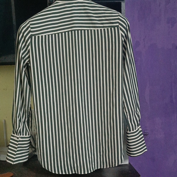 Hm shirt ✌ - Picture 4 of 4